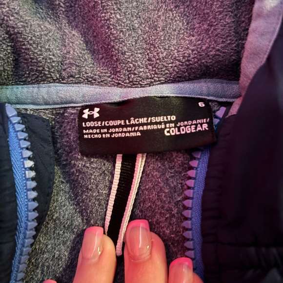 Boys Gray and navy blue under armour Jacket in size 6. - Picture 3 of 7